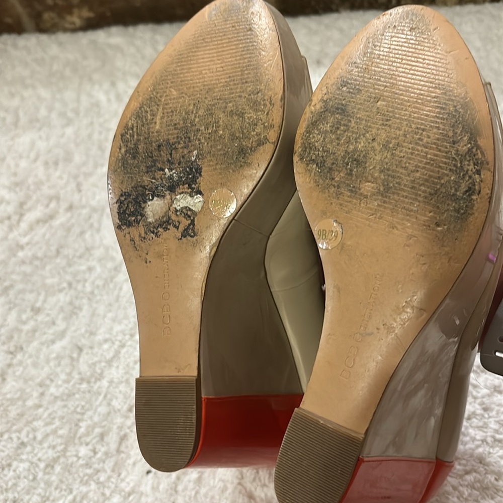 Women’s size 9 bcbg wedges - Picture 6 of 6
